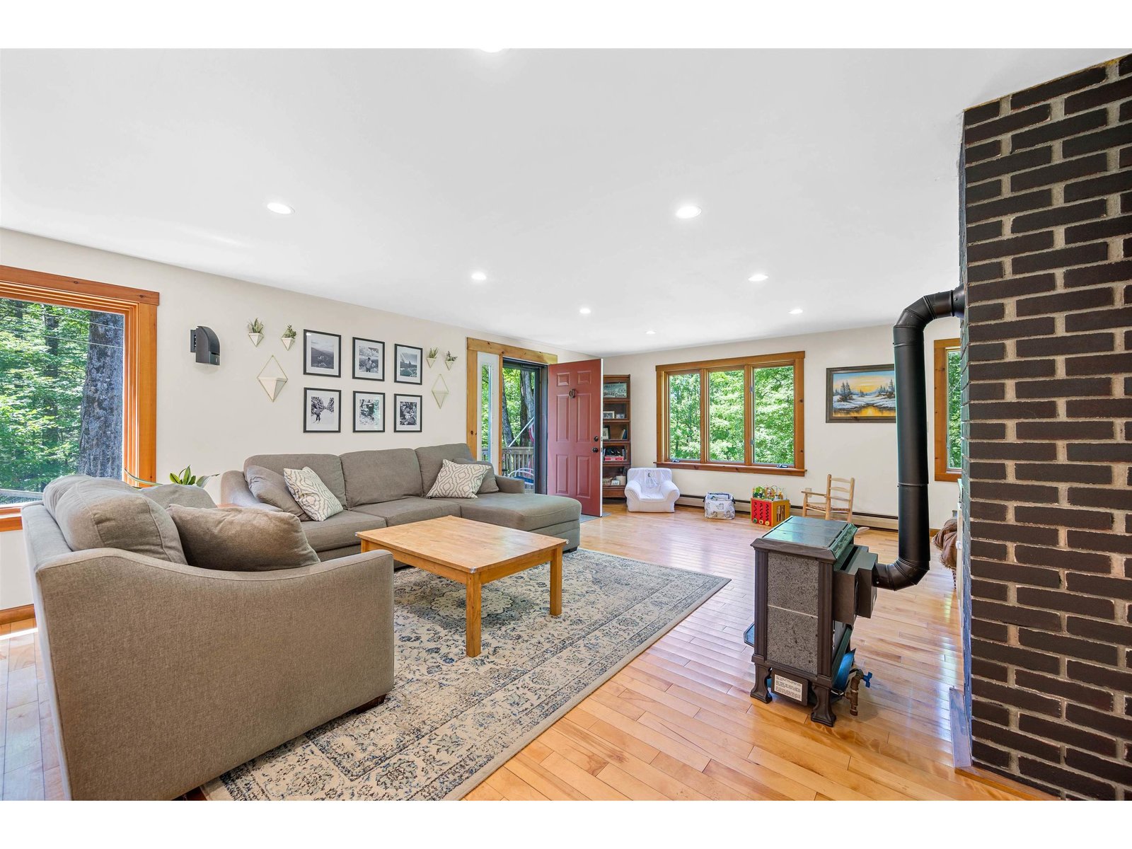 1945 Loop Road