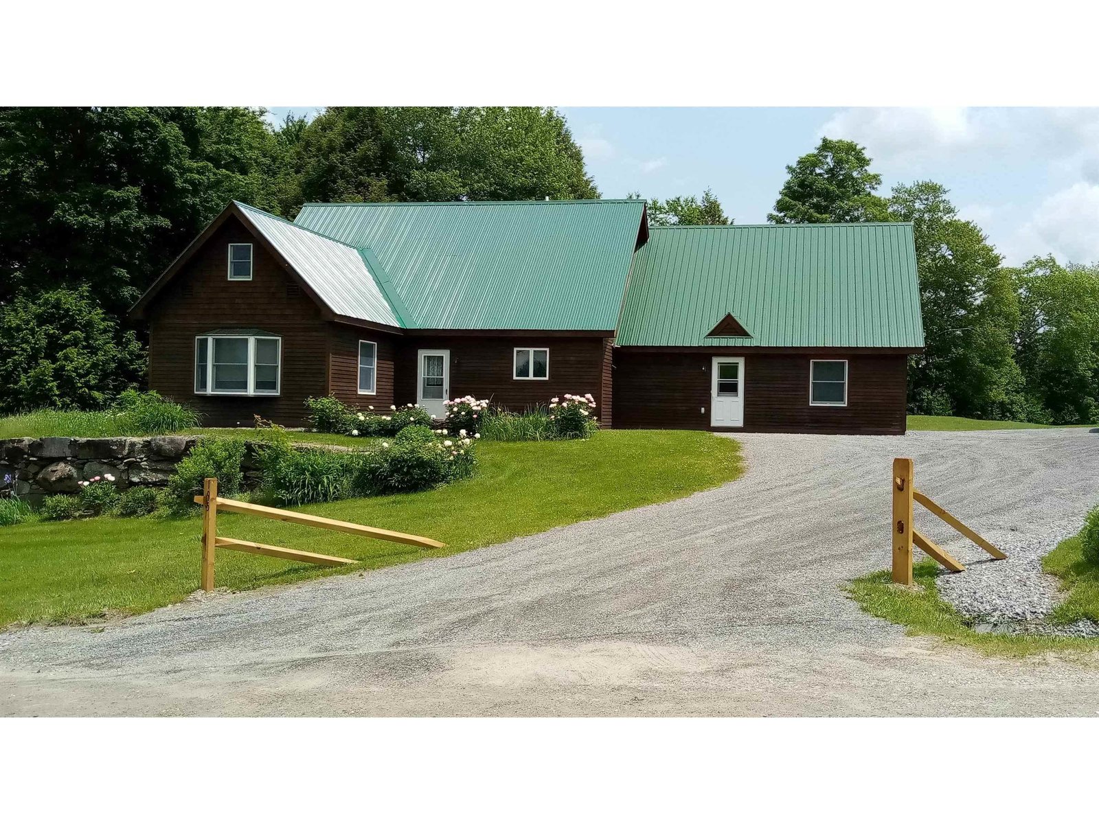 195 Beacon Hill Road, Morristown