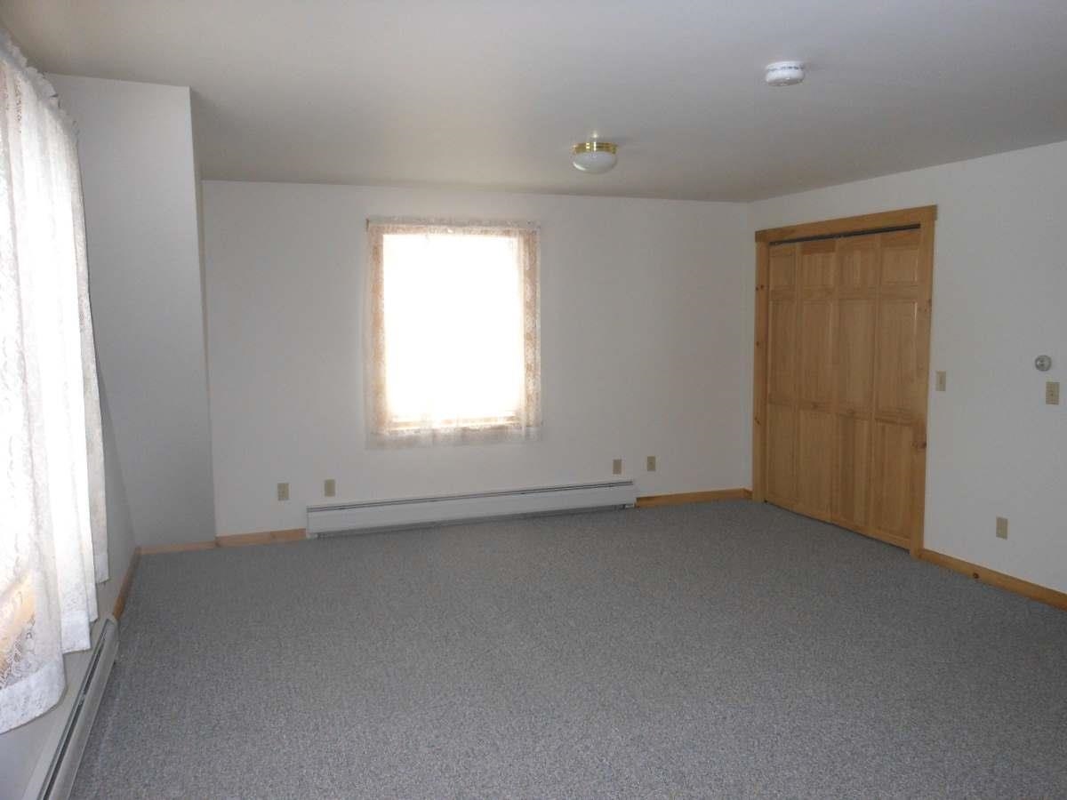 three-quarter bathroom w/laundry area