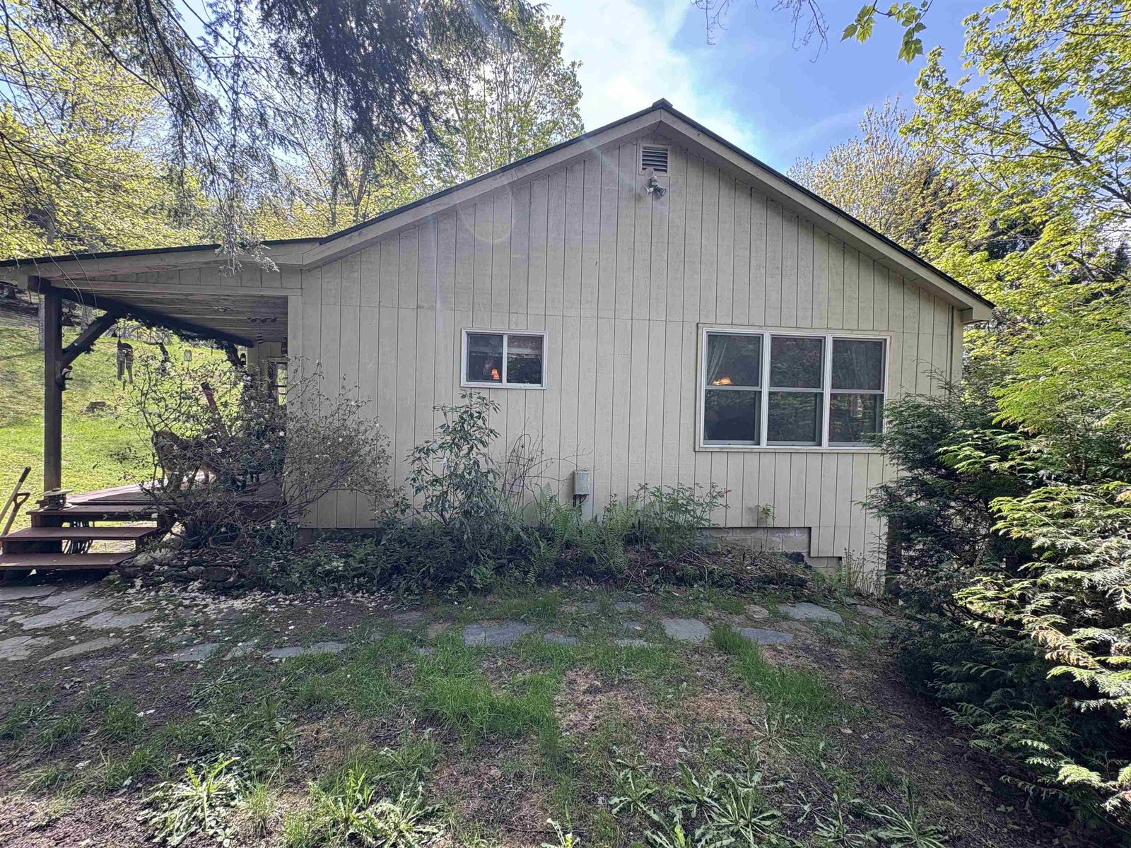 196 Lovers Lane, Northfield