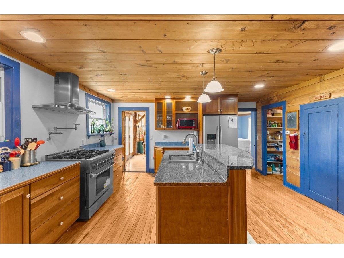 198 River Road