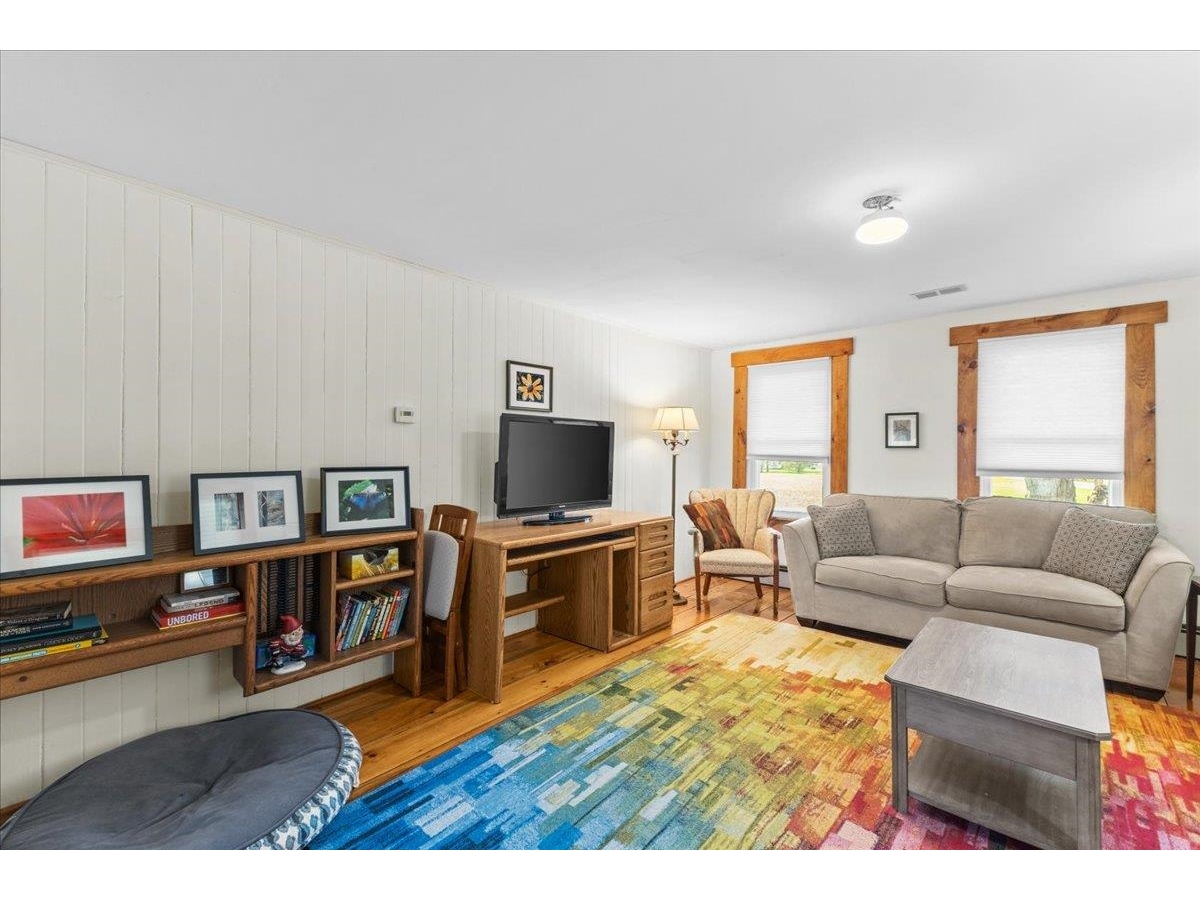 198 River Road