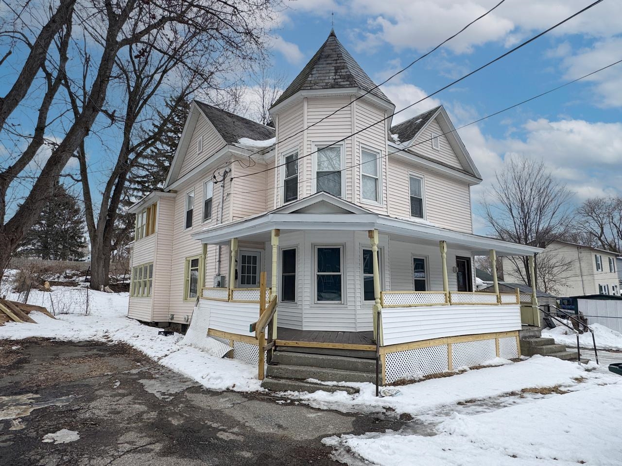 2 Champlain Place
