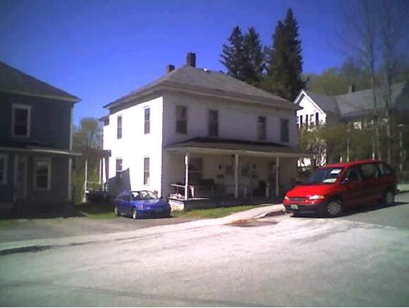 2 Currier St