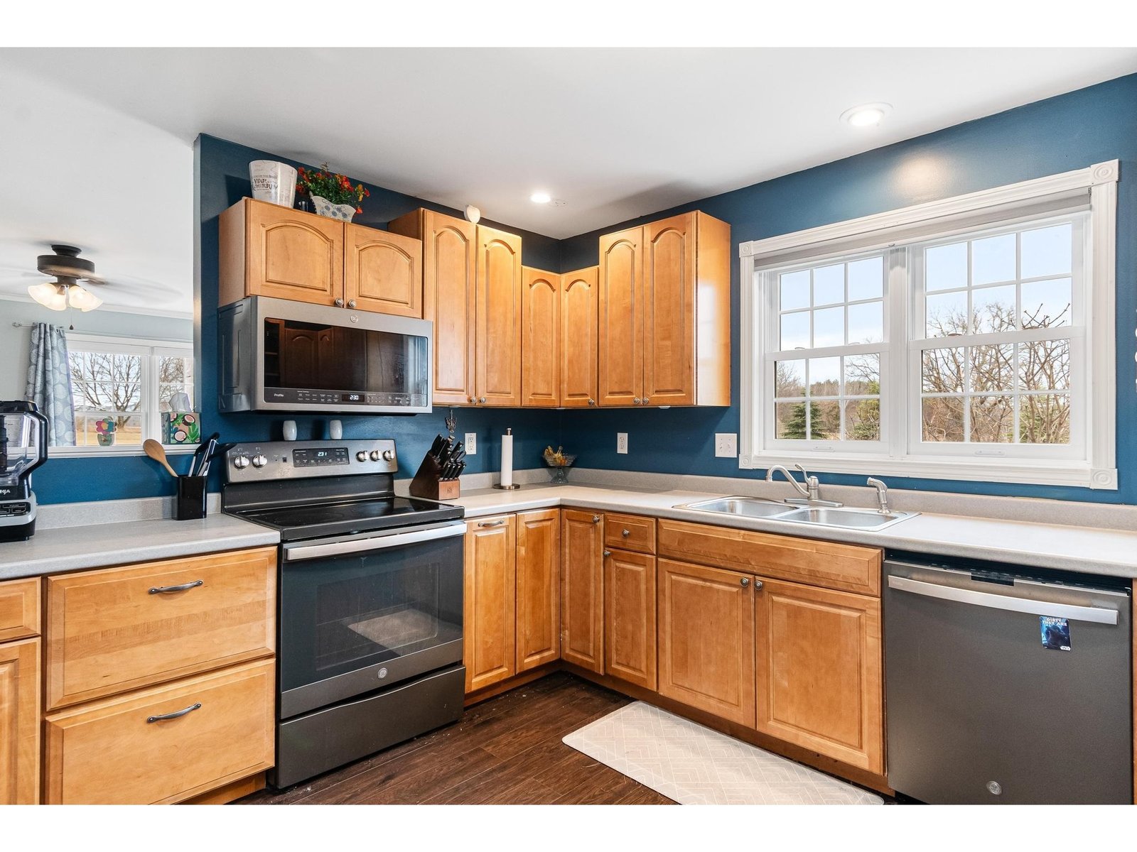2 Glen Ridge Lane