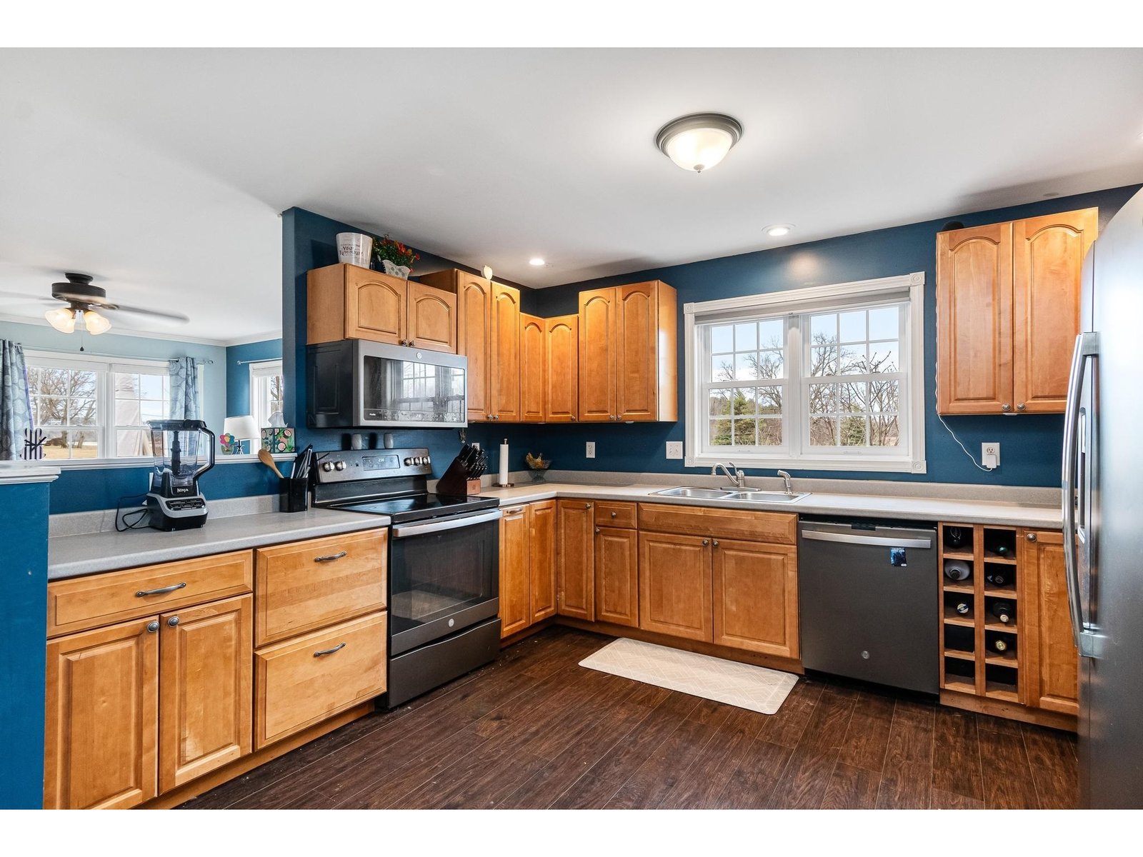 2 Glen Ridge Lane