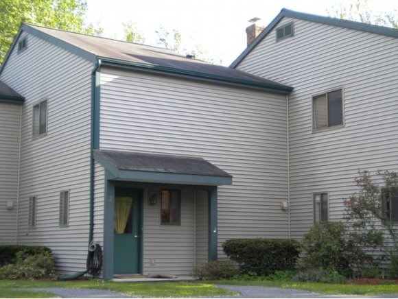 2 Hideaway Ln, Unit 2