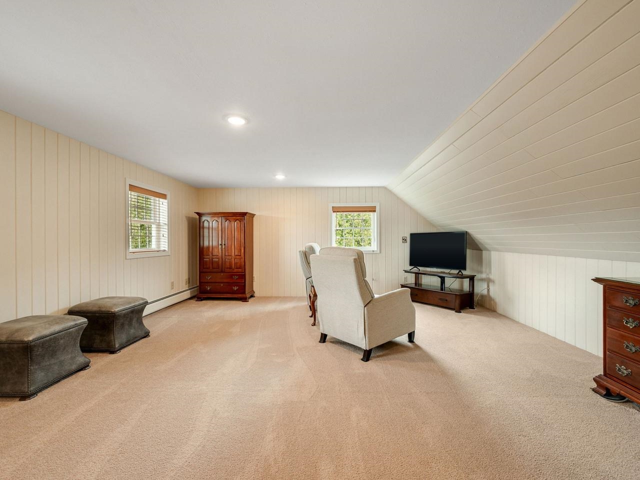 2 Iris Street