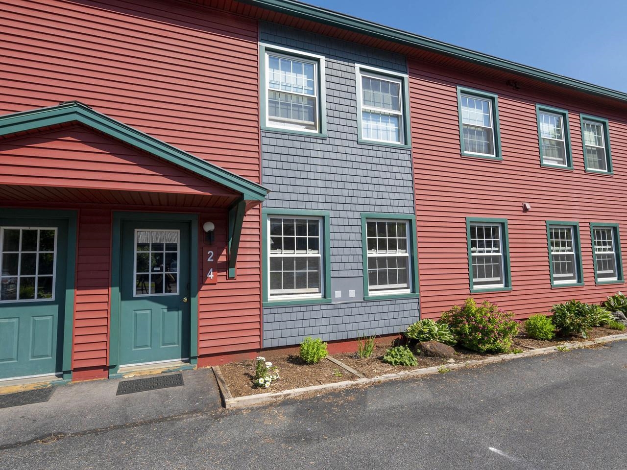 2 North Franklin Street, Unit 4