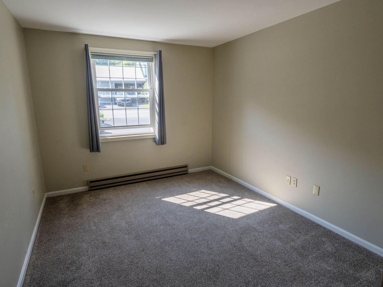 2 North Franklin Street, Unit 4