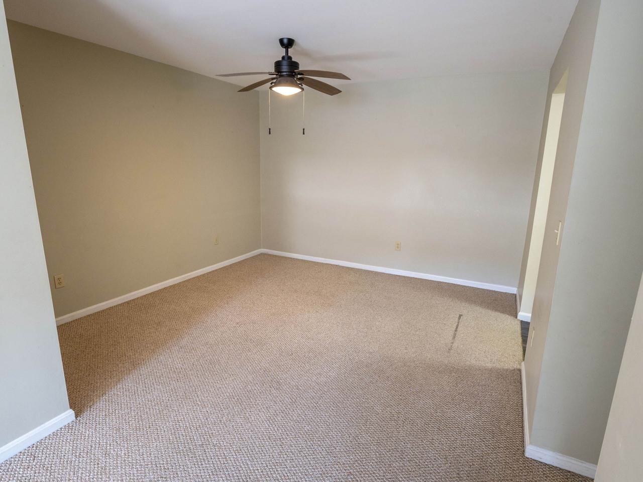 2 North Franklin Street, Unit 4