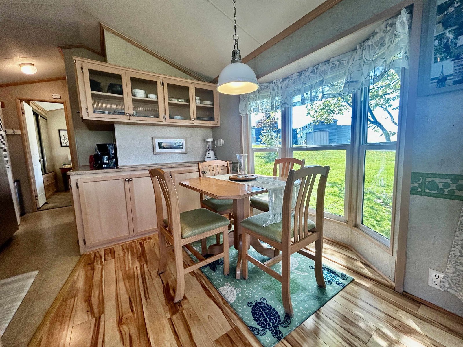 Comfortable Dining Area