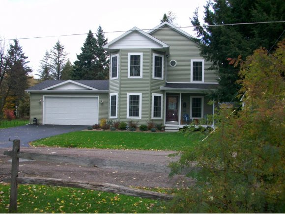 2 Waverly St