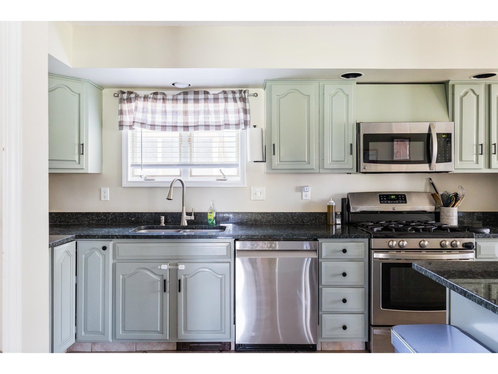 2 Woodland Place