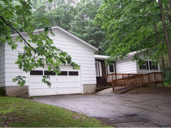 20 Greenbriar Dr