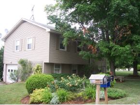 20 Maple Manor