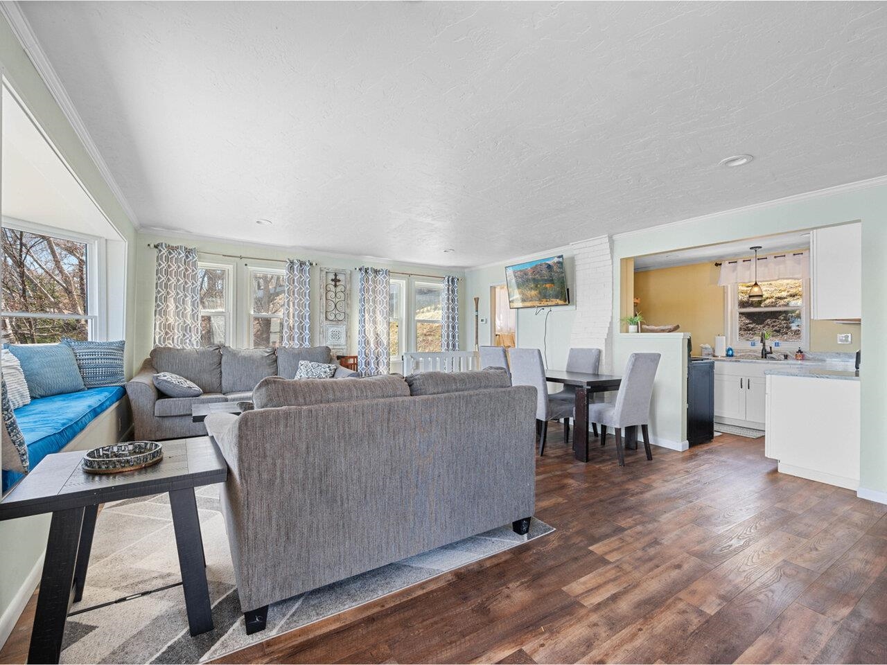 Living, dining, & kitchen