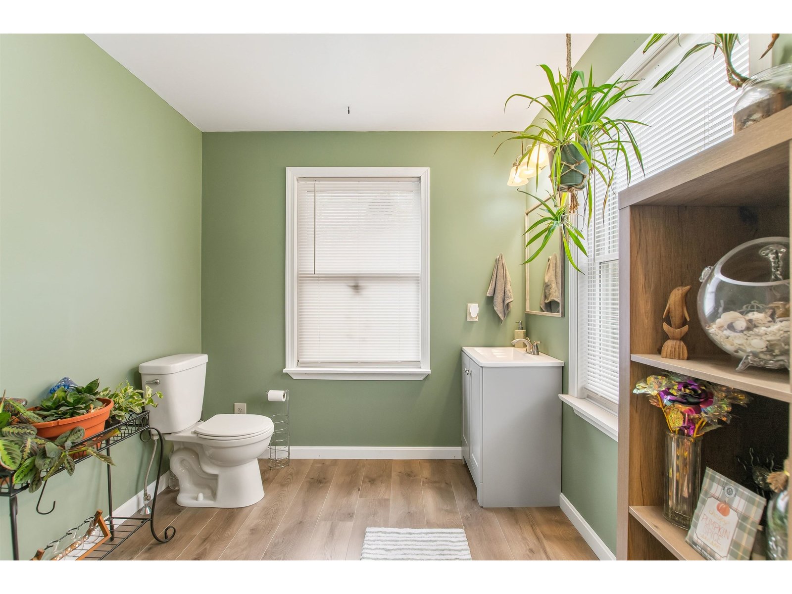 Half bath off primary bedroom