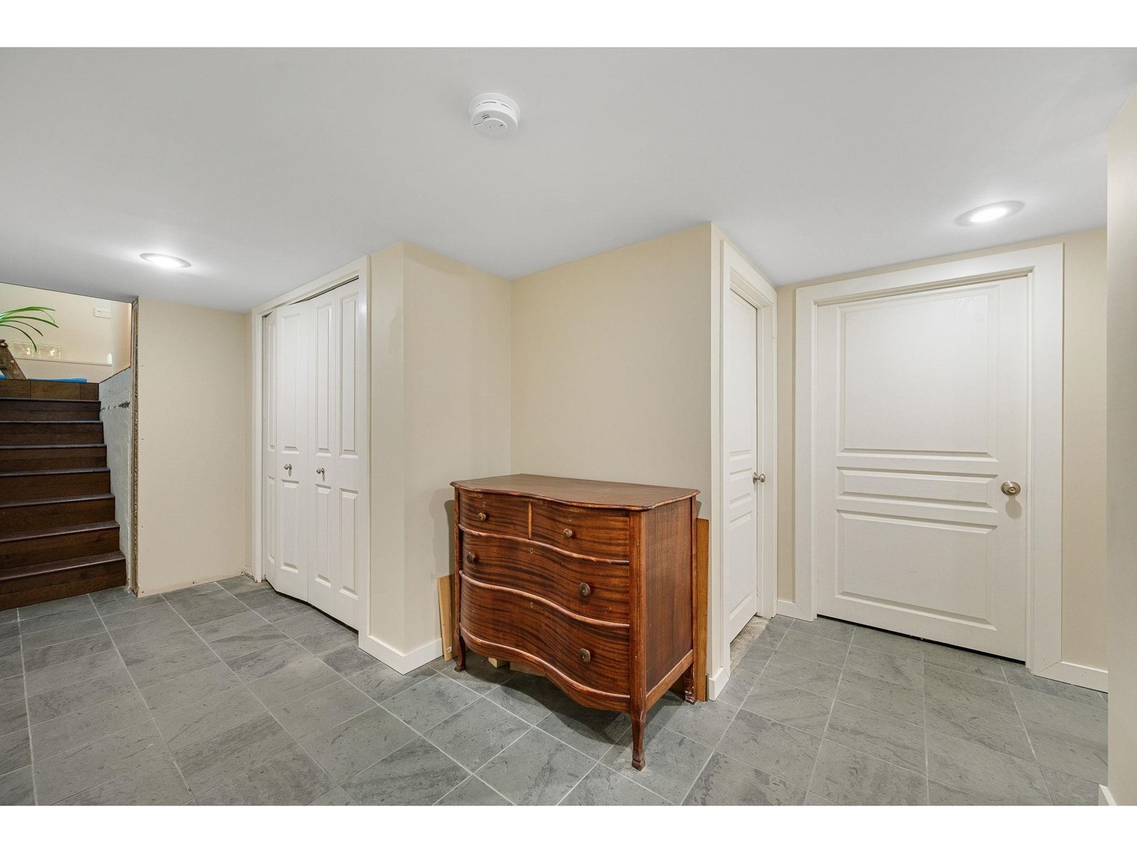 2021 Huntington Road