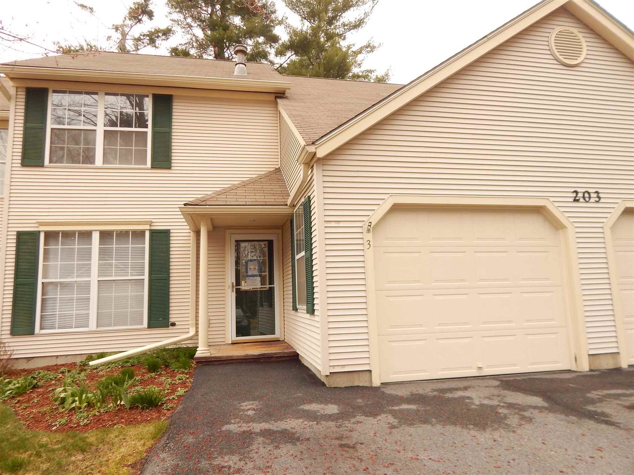 203 Deer Lane, Unit 3