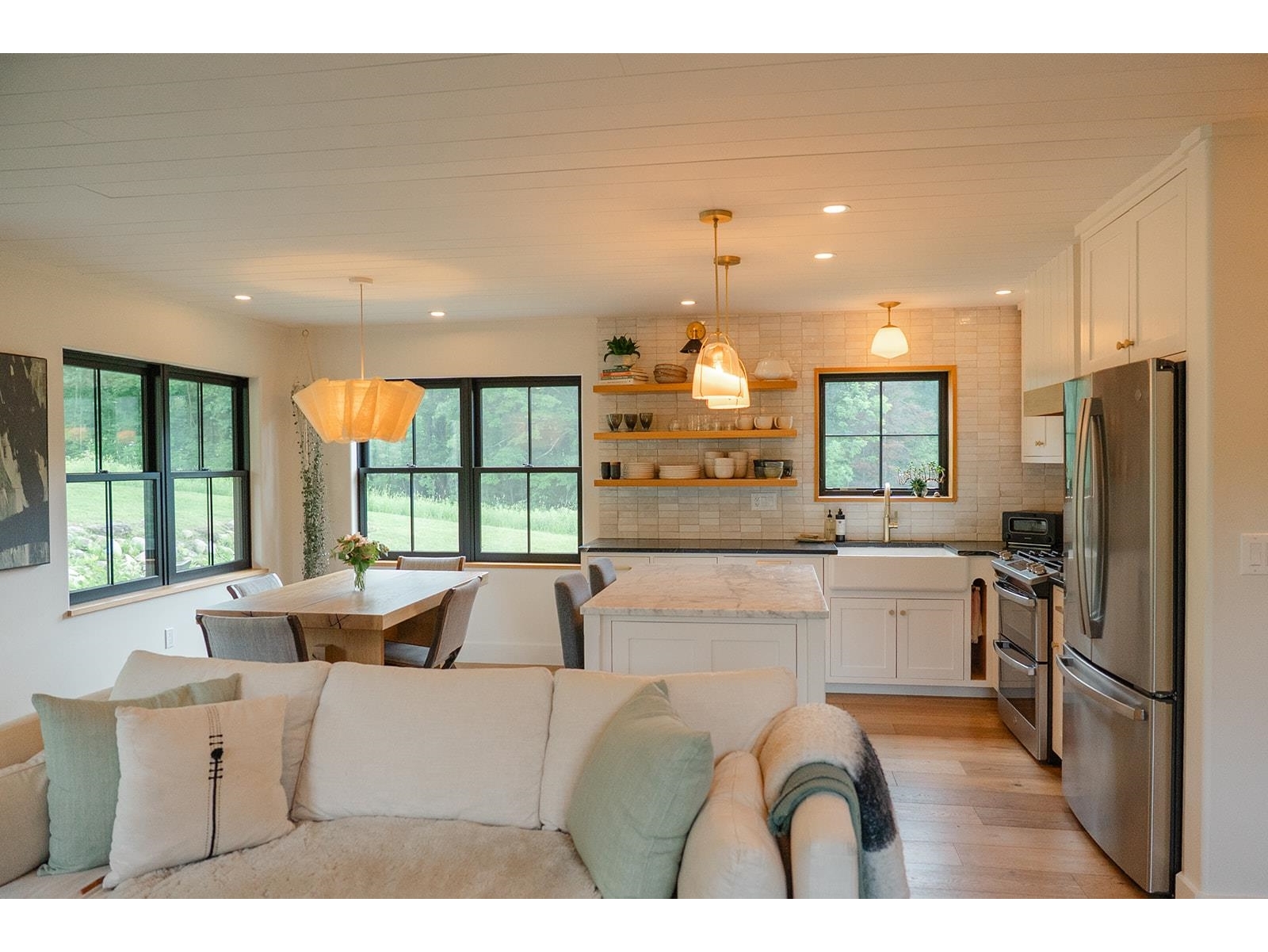2035 Mountain Road