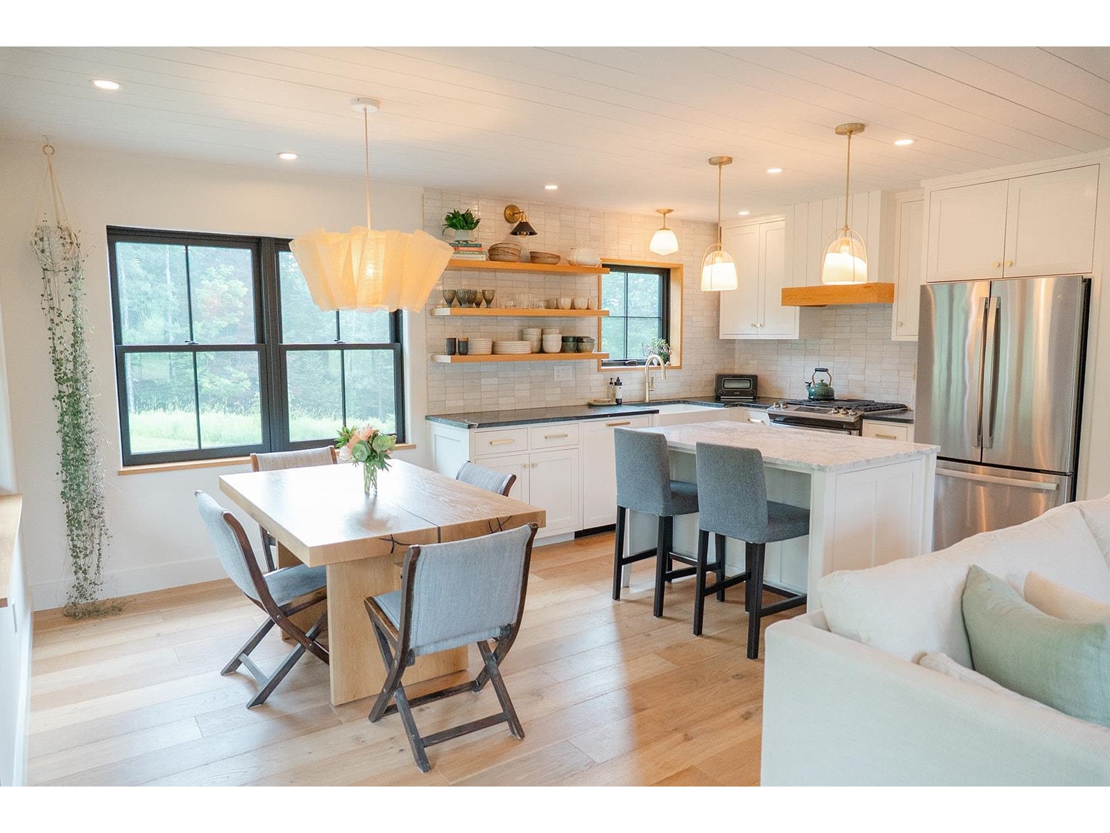 2035 Mountain Road