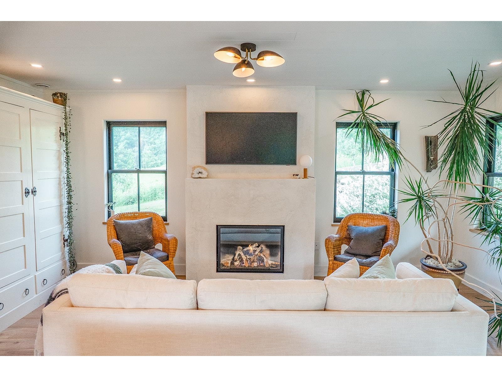 2035 Mountain Road