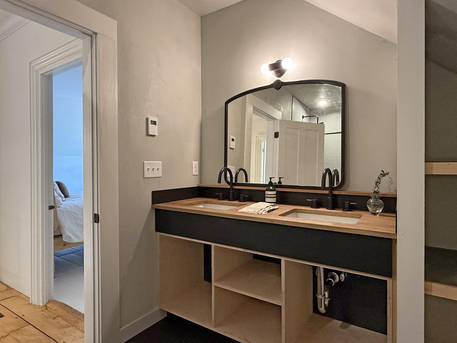 2nd Floor Full Bath
