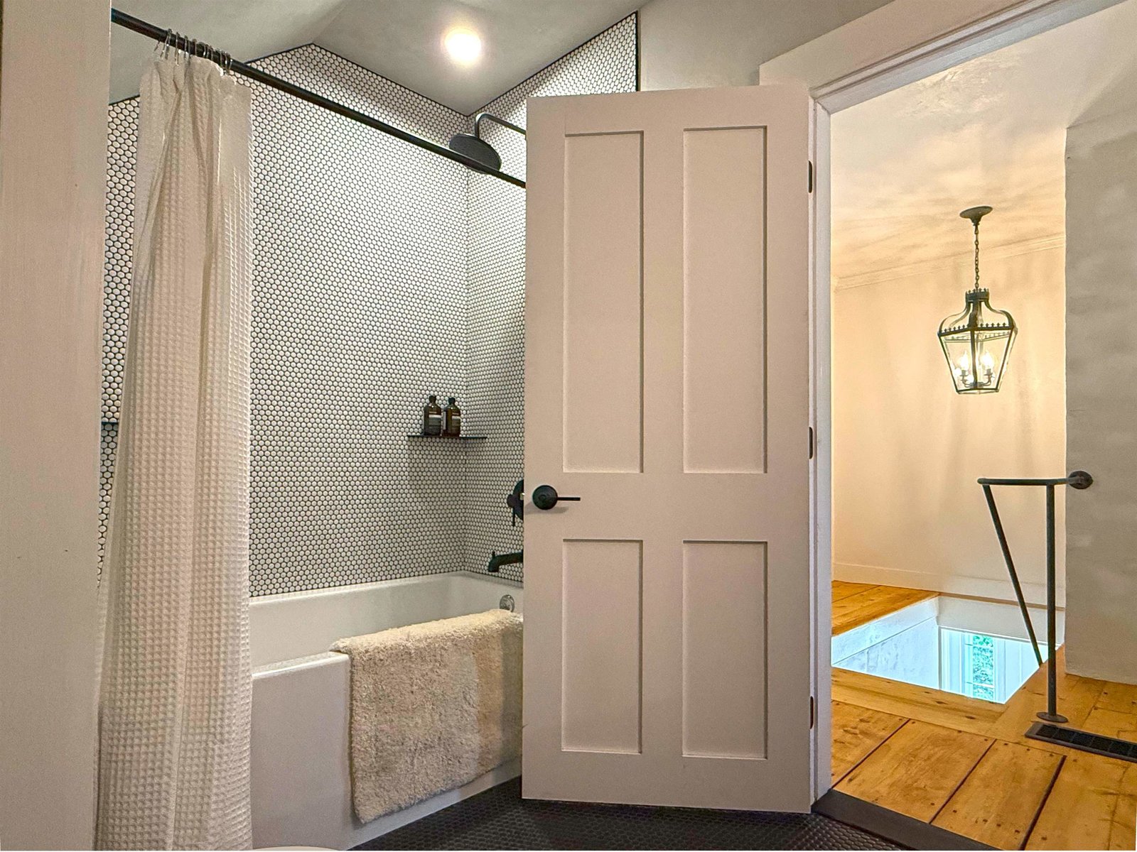 2nd Floor Full Bath