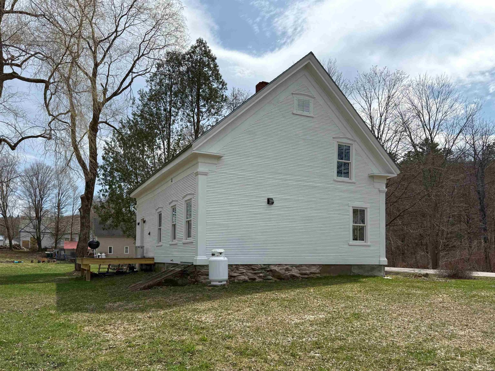 204 West River Road