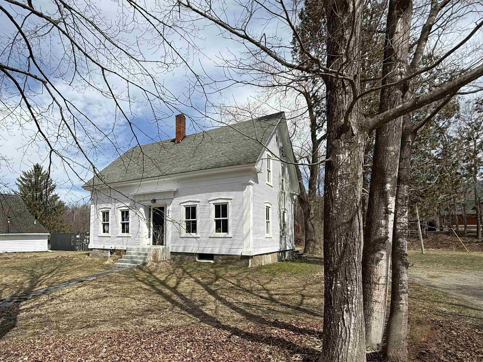 204 West River Road