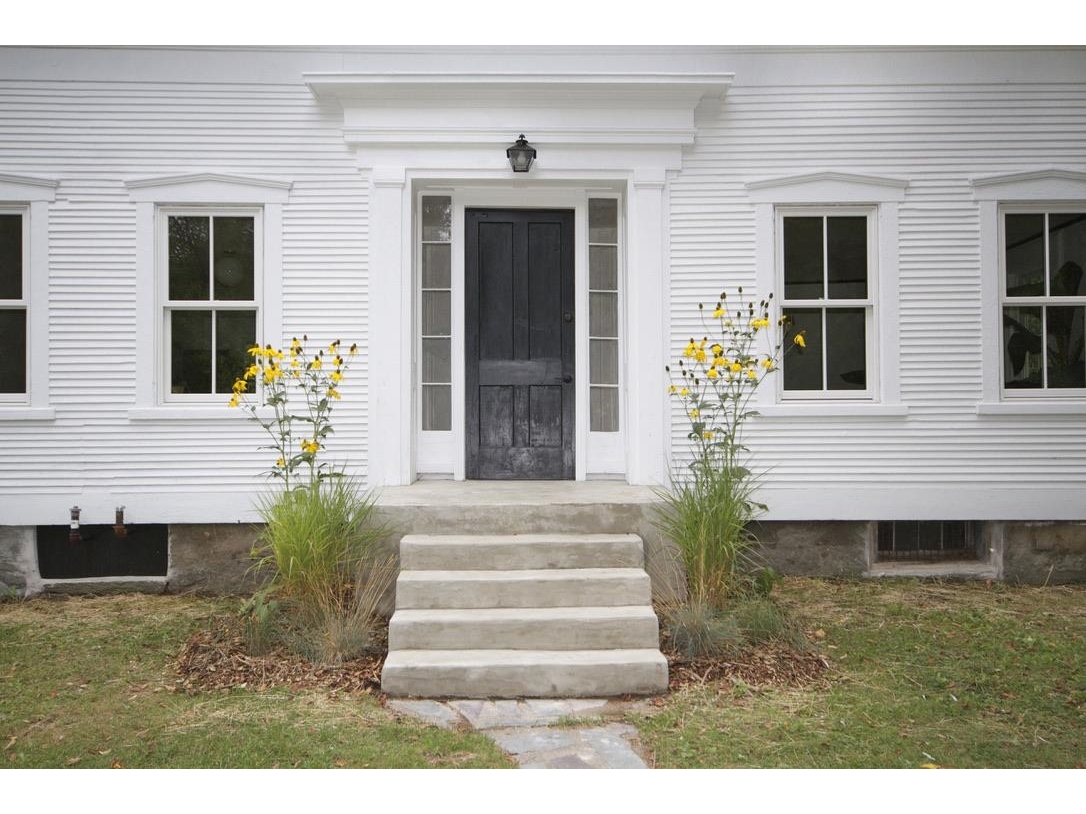 204 West River Road