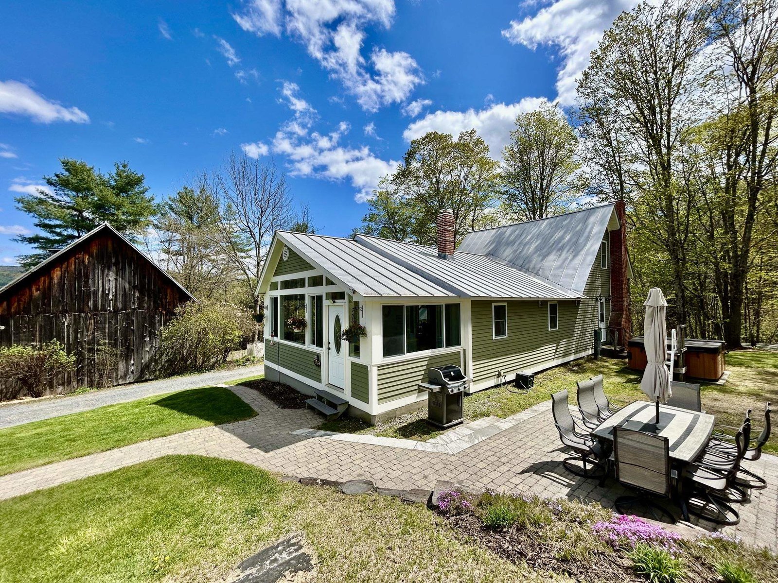 2045 Silloway Road