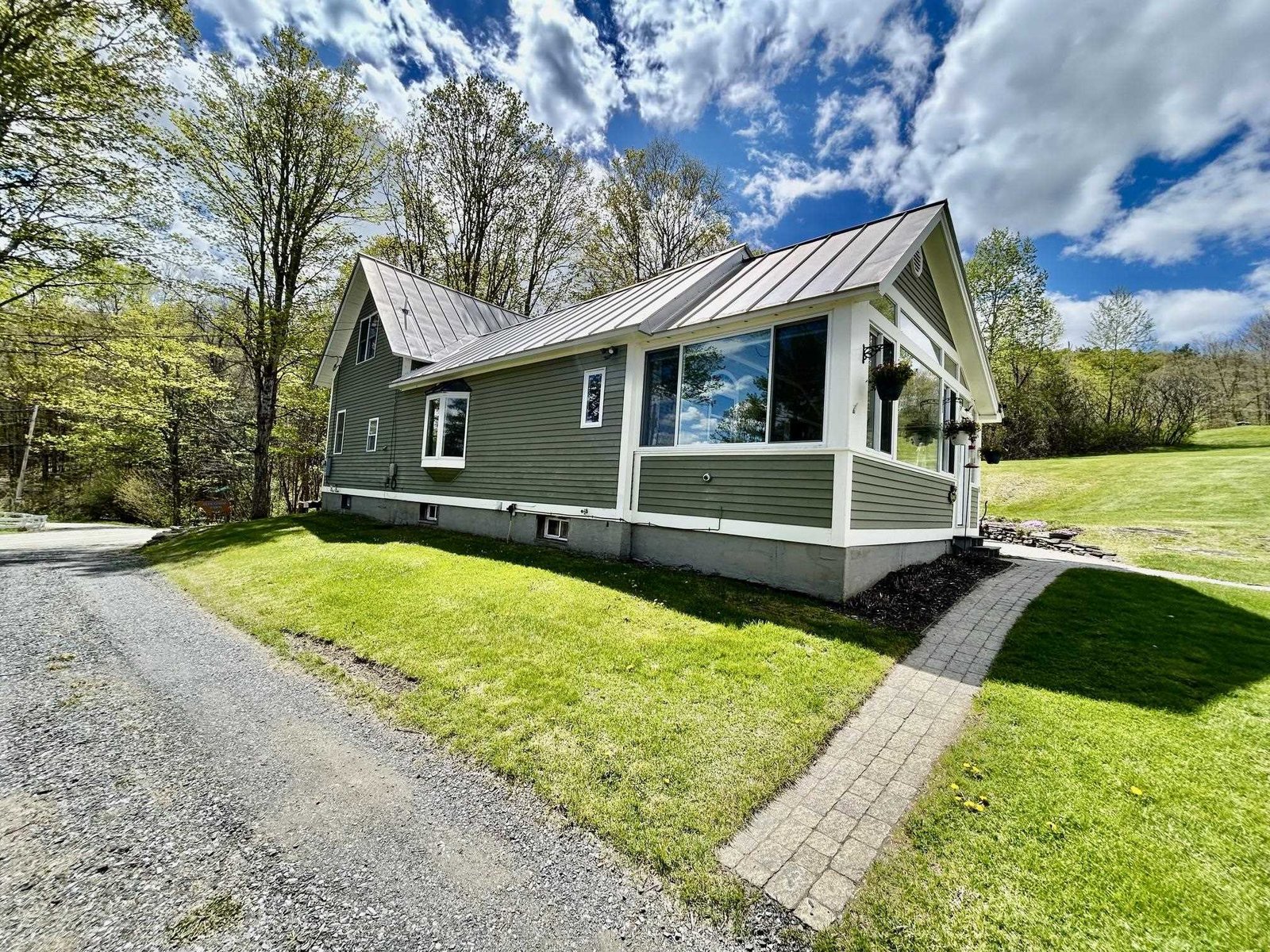 2045 Silloway Road