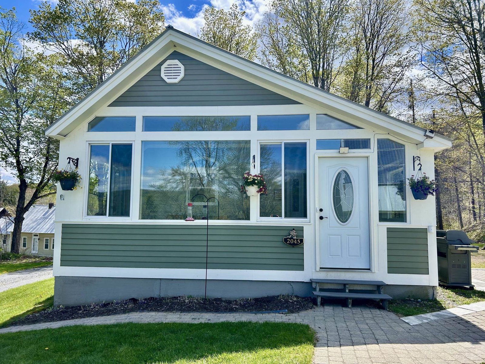2045 Silloway Road