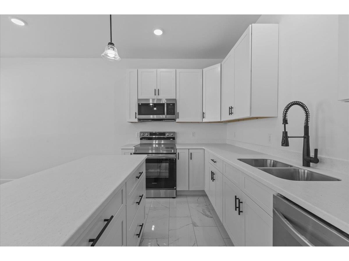 206 Dale Road, Unit 206