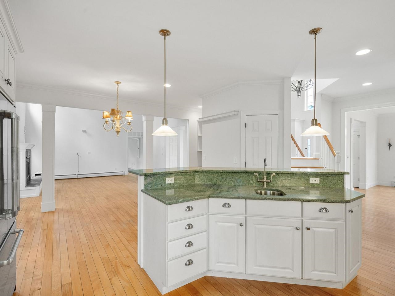 Kitchen Island w/2nd Sink