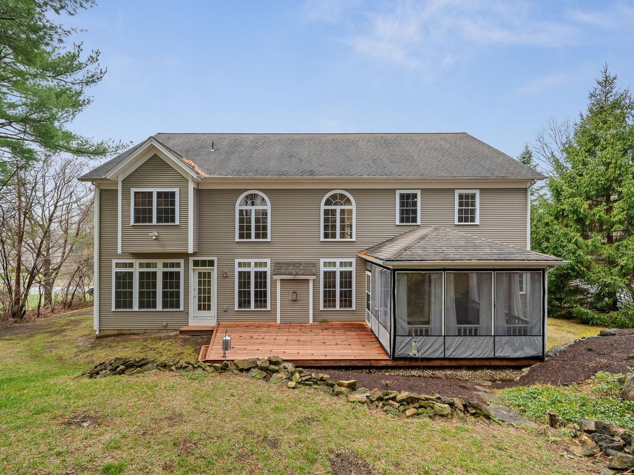 Deck & Screened Porch