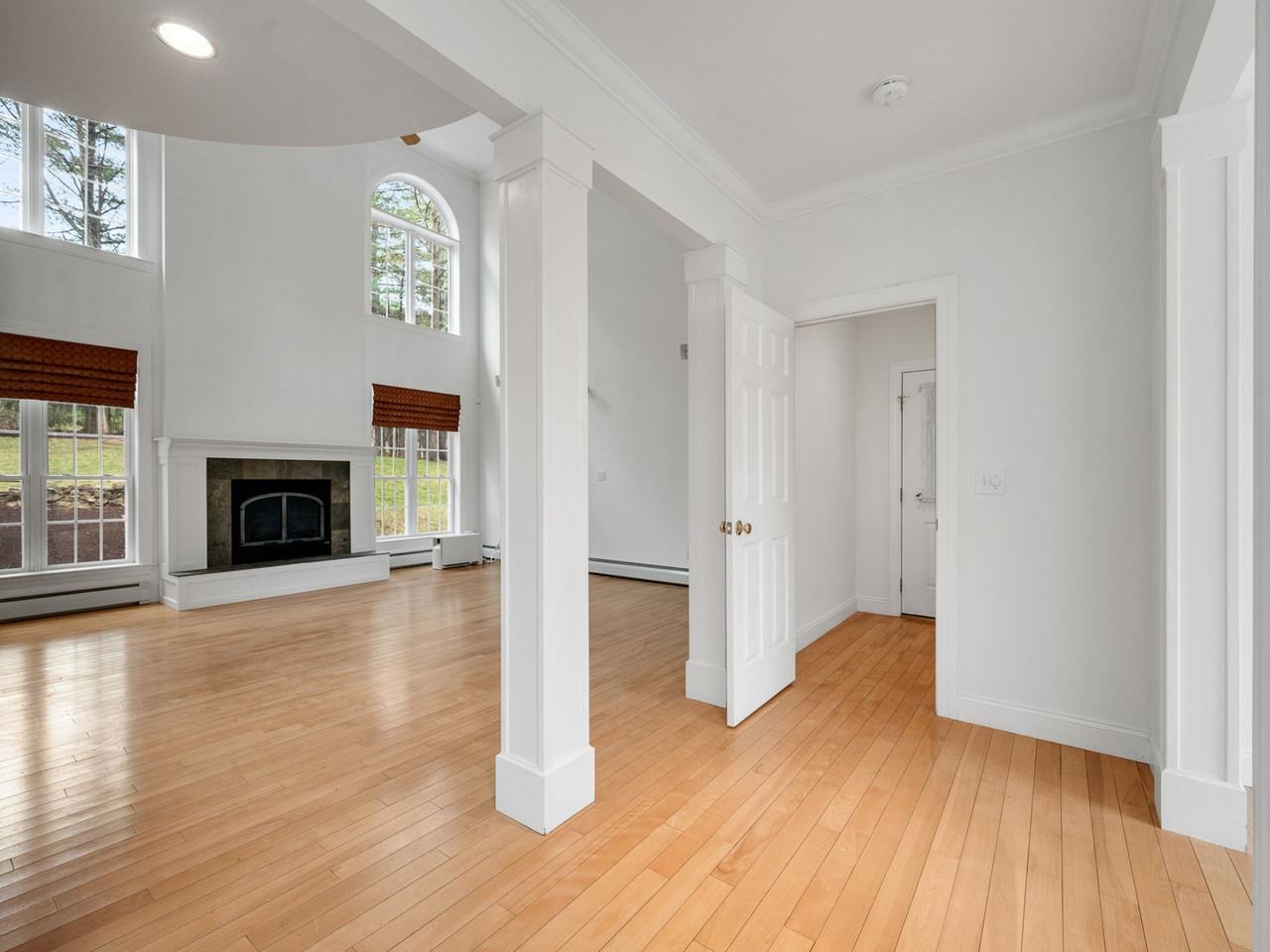 Expansive Ceiling & Windows