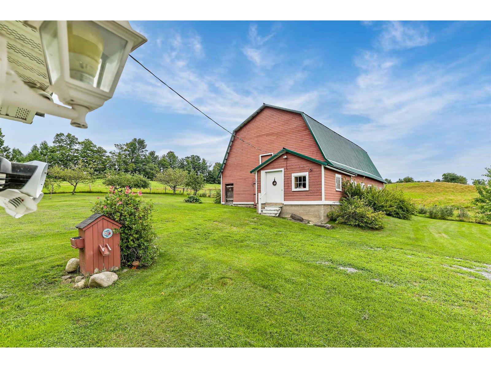 Barn with Electricity and Stables