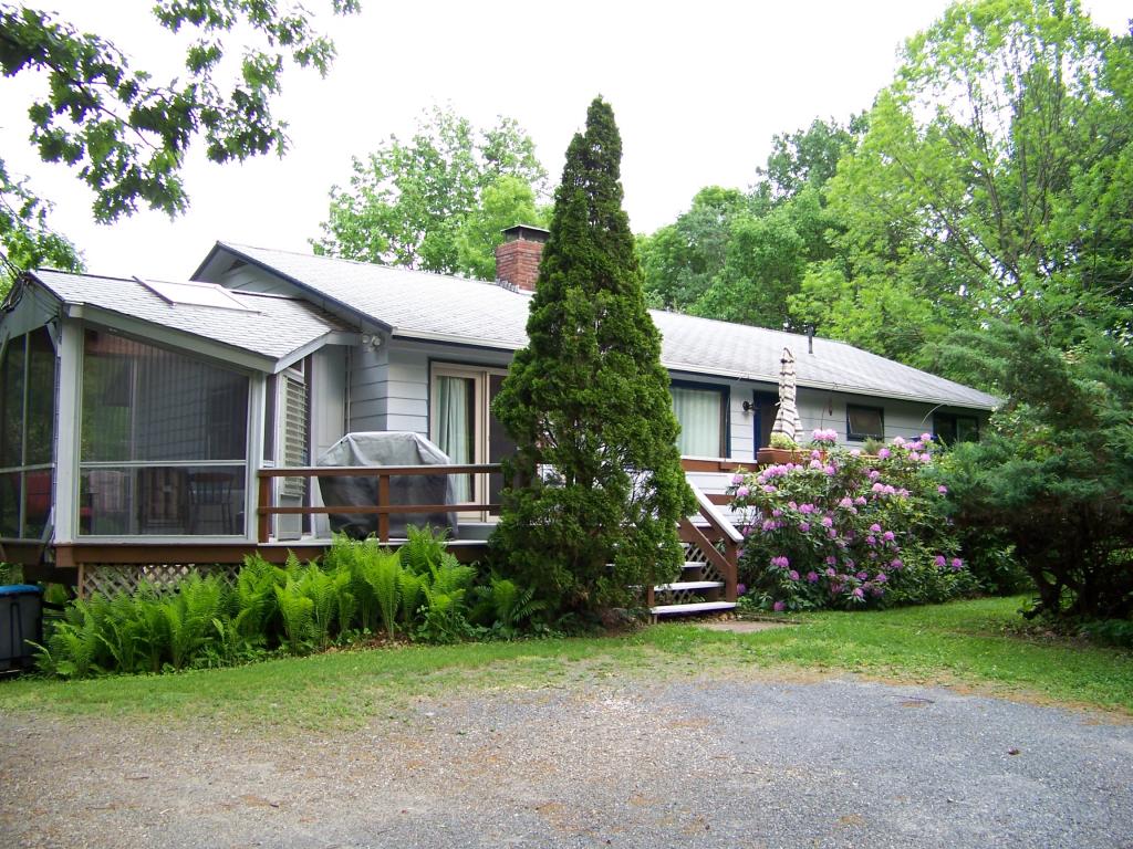 208 Mead