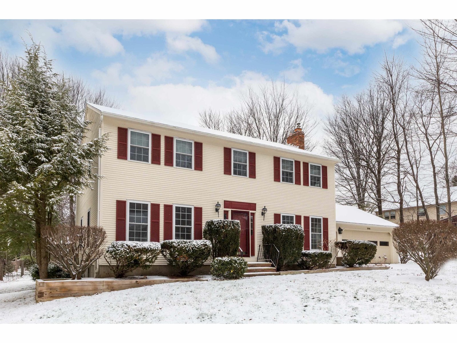 208 Summit Circle