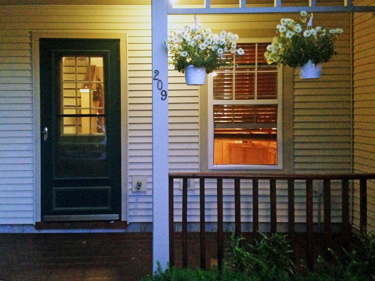 209 Cedar Lane, Unit 209