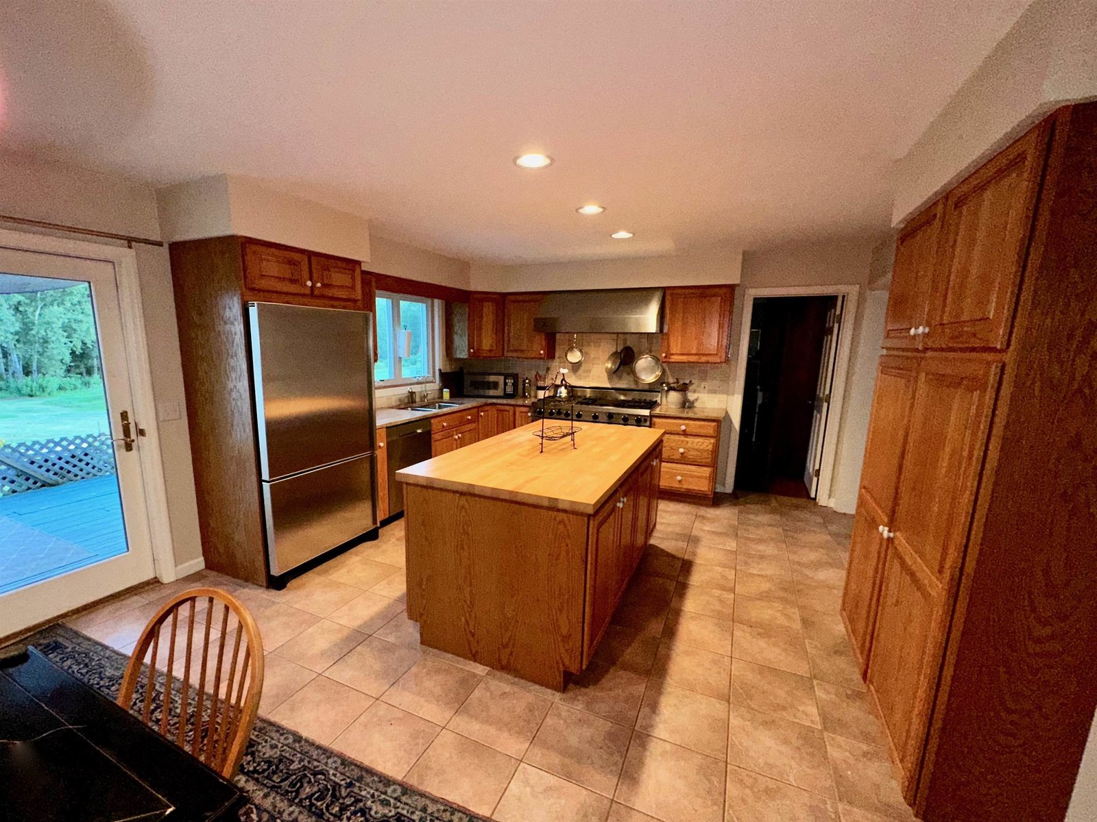 Eat-in kitchen - no Refrigerator now