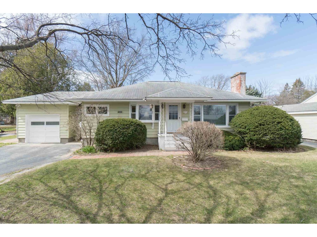 21 East Terrace, South Burlington 21 East Terrace, South Burlington