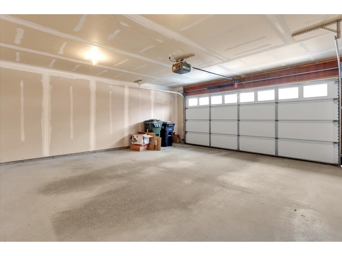 Spacious 2-car garage