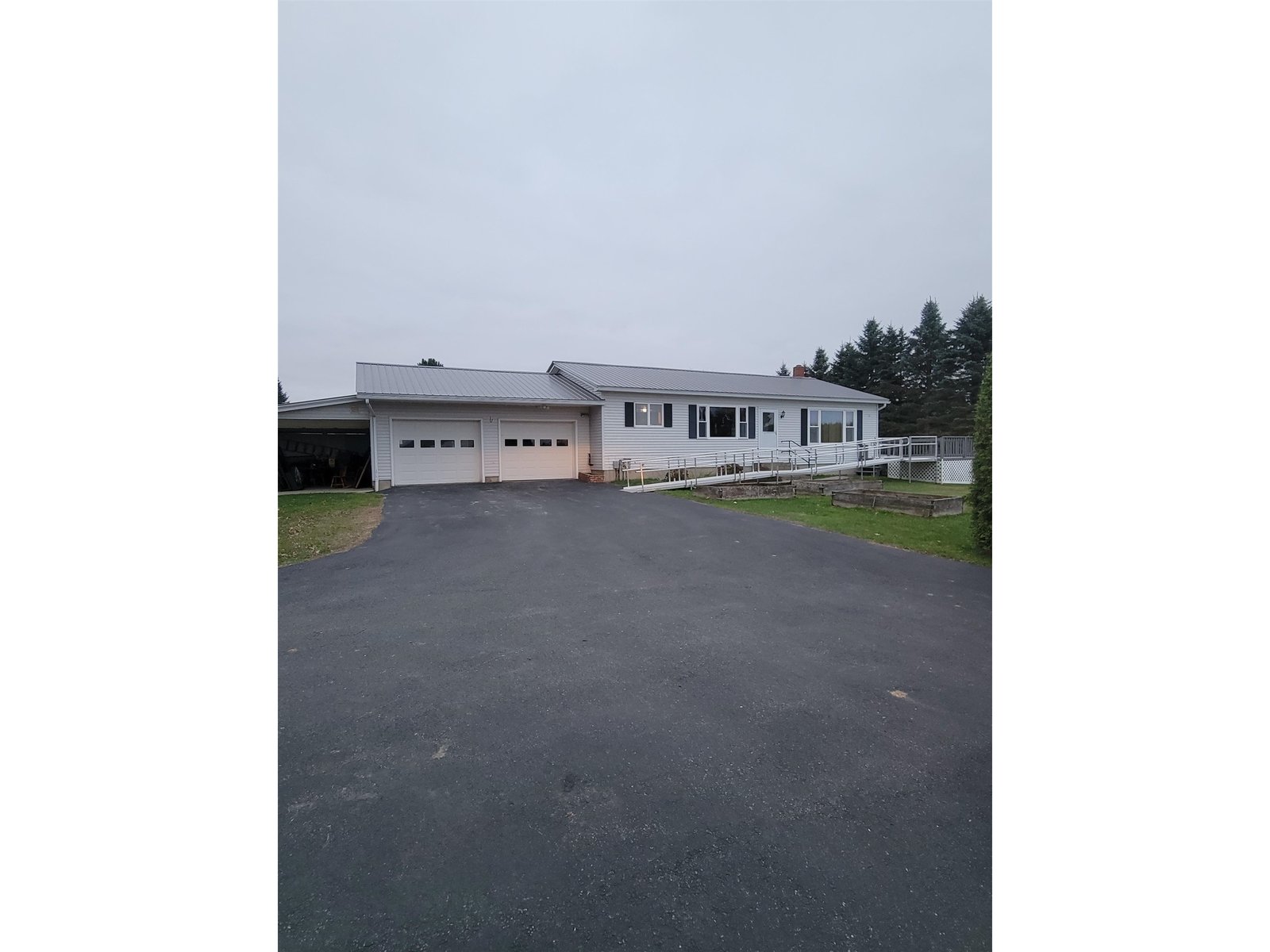 21 Lakeview Drive