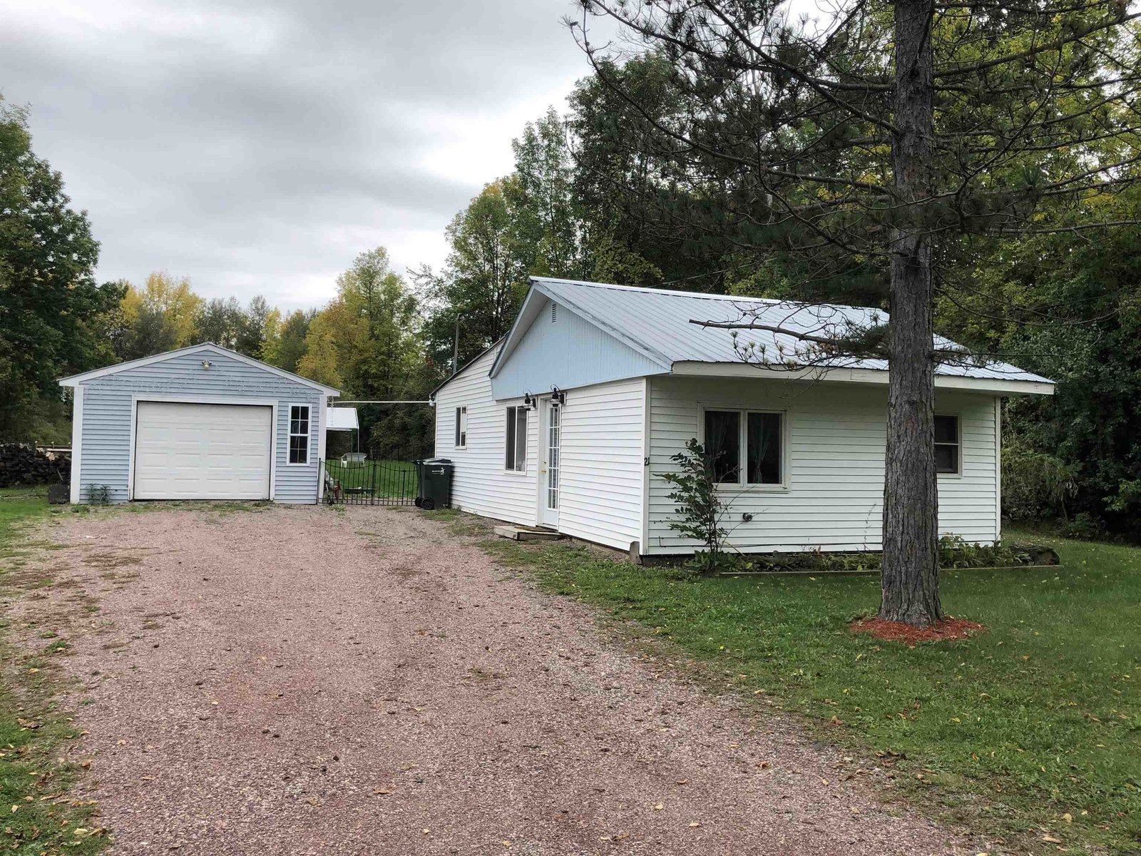 21 Moccasin Avenue