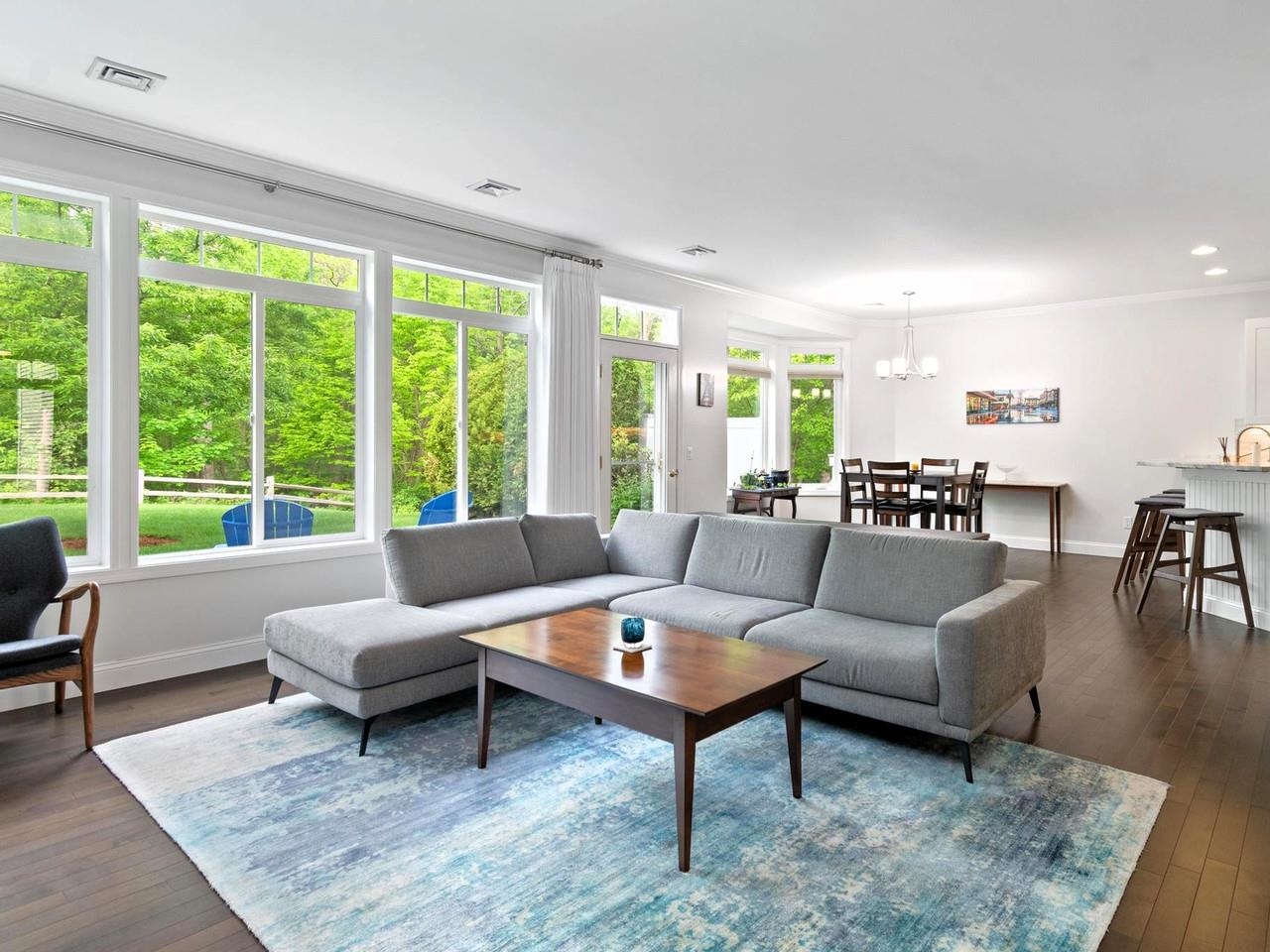 21 Mockingbird Lane