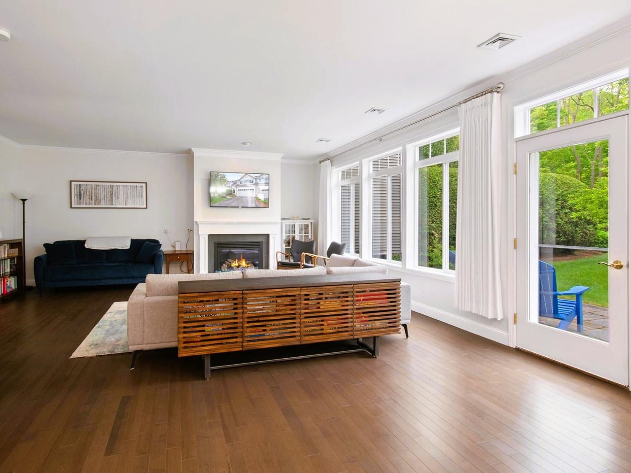 21 Mockingbird Lane